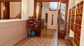 Studio atypique central mais calme, quartier VIP, plage 50m - Image 5