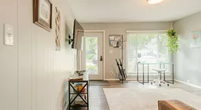 Private Ranch- Entire Home - Hot Tub - Pets & Kids Welcome - King Bed - Fenced Backyard - Free WiFi - Image 4