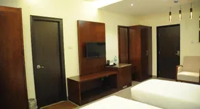 STAY BAY SERVICE APARTMENTS - Image 2