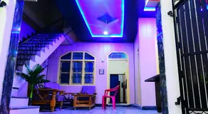 Shraddha Guest House Luxury Stay in Ayodhya - Image 3