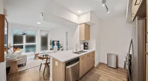 Ultra Luxury Santa Monica Residence with Pool, Gym, Rooftop Garden & Free Parking - Image 5