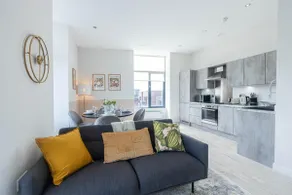 Two-Bedroom by Leeds Art Gallery by Belvilla - Image 2