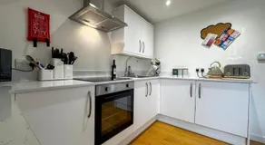 New Modern Studio in Chandlers Ford with Parking - Image 5