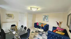 Stylish & Spacious 4 Bedroom House - Image 5