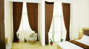 Hotel Grand - Image 2