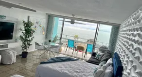 Beautiful Ocean Blue Love oceanfront apartment - Image 2