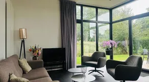 Stylish chalet in nature near Amsterdam - Image 2