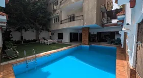 A private room by the rooftop - Image 5