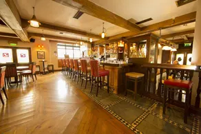 Riverside Hotel - Image 4