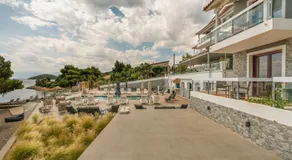 Trizonia Bay Hotel - Image 4
