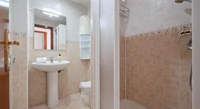 Hauzify I Apartament Colón 1B - Image 2