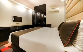 Hotel Kapashera Residency Near Udhyog Vihar Gurugr - Image 3