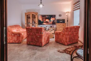 Stylish Tylda Cottage with a hot tub and grill - Image 3