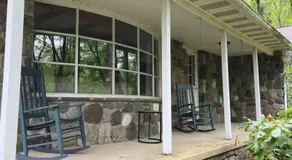 Mountain Road Lodge - Image 5