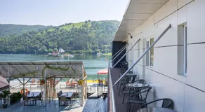 Hotel Plutitor Lebăda - Image 4