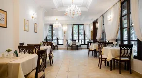 Hotel Royal Plaza - Image 2