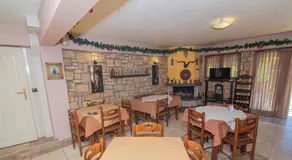 Ξενώνας Μενελαΐς - Menelais Apartments - Image 3