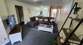 Comfortable Villa across the road from the Historic Recreation Hotel - Image 2