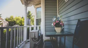 Lee's Ocean Peek B & B - Image 5