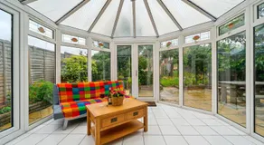 5 double beds in a detached house in Cheshunt - Image 3