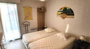 Appartement T2 : grande terrasse équipée, parking, à 200m de la mer et 400m de la plage - FR-1-92-735 - Image 2
