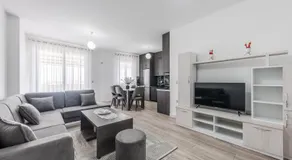 City Escape Apartment by PikHost - Image 2