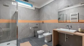 Nidin Apartments - Image 2