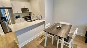 Miracle Mile Apartments - Image 3