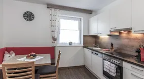 4-bed room, shower, toilet - Image 4