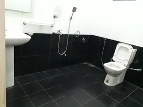 Lisara Holiday Inn - Image 2