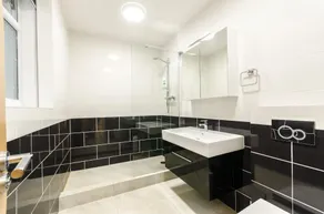 Mondrian Apartments - Image 3