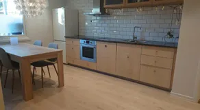 Central apartment with 2 bedrooms and free parking - Image 3