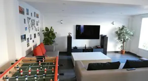 Maison moderne et spacieuse avec piscine - Image 2