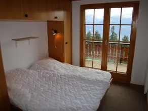 Gorgeous Apartment Amidst Valleys - Image 2