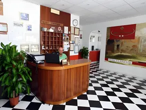 Hotel Souvenir - Image 4