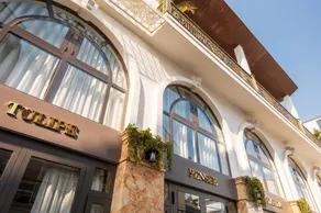 La Fleur Premium Central Apartment Hotel - Image 4