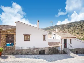 Rustic Cottage in Laroya with Pool and Terrace - Image 4