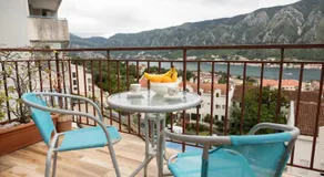 Bay View Apartment - Image 3