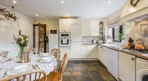 The Willows - Charming Railway Woodland Cottage with Log Burner - Image 5