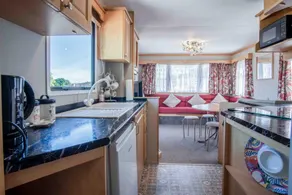 Hopkins Retreat - 3 Bedroom Caravan - Hot Tub - Image 3