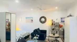 Modern Garden Studio by CENTERA- Near CBD and The Parade with Free Car Park - Image 4