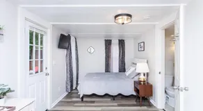Saratoga Cabins - Image 3