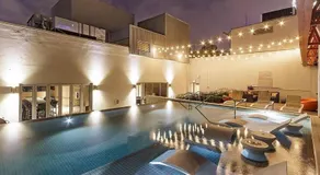 Luxury 17th Floor Downtown Dallas High-Rise with Free Parking, City Views, Pool & Gym - Image 2