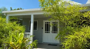 Bamboo Villa - Edge Hill Cairns Luxury Pet Friendly Sleeps 3 - Image 3
