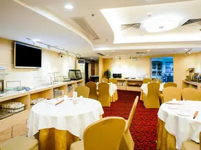 Fortune Hotel - Image 2