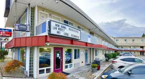 Americas Inn & Suite - Image 4