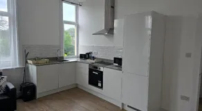 2 Bedroom Central Apartment From Travaal - Image 3