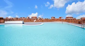 Appartamento con terrazza, piscina e giardino | Vista sul mare | Ideale per il telelavoro - Image 4