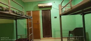 Tiny Hub, Smart & Comfy Rooms - Image 2