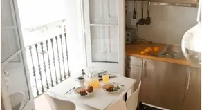 Barceloneta Suites Apartments Market - Image 5
